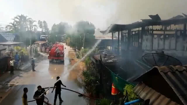 หนุ่มวัย 29 ปี ทะเลาะกับแม่ จุดไฟเผาบ้านตนเองวอด