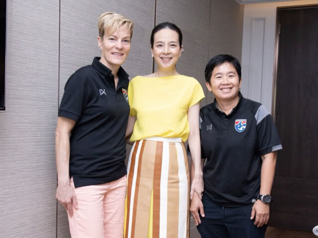 "มาดามแป้ง" เผย ชบาแก้วได้ที่ปรึกษาดีกรีฟีฟ่า ร่วมทำงานลุยบอลโลก