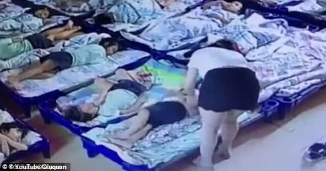 ครูอนุบาลจีน ใช้คลิปหนีบกระดาษทิ่มเด็กที่ไม่ยอมนอนกลางวัน