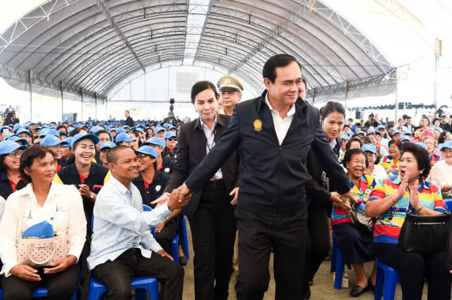 "บิ๊กตู่" แนะ "เลือกตั้ง" รักใครชอบใครไปเลือกคนนั้น