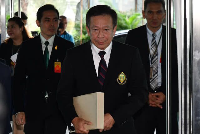 ชงยุบทษช.เพราะหลักฐานชัด - ส่วนพปชร.มีแค่คำร้อง