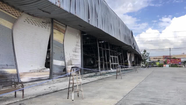 คลิปเปิดใจ เจ้าของร้านเฟอร์นิเจอร์ไฟไหม้สูญ80ล้าน