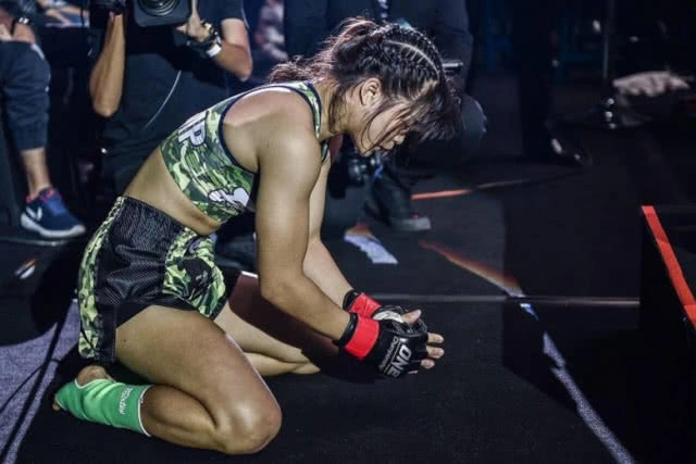 "แสตมป์ แฟร์เท็กซ์"ซิวแชมป์มวยไทยศึก ONE: CALL TO GREATNESS