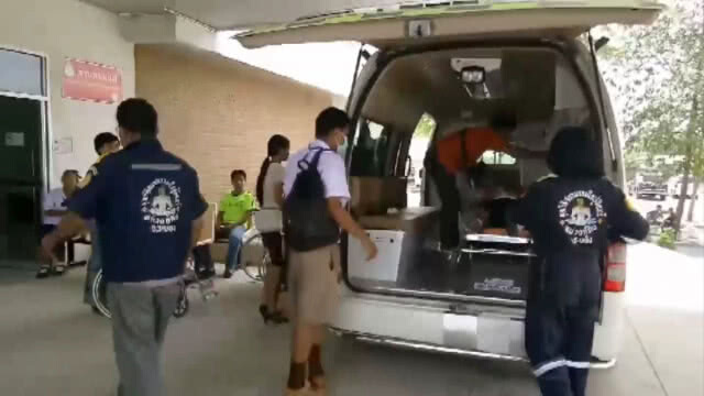 หามนักเรียน 20 รายส่งรพ. หลังสูดควันไฟไหม้โกดังเก็บของรีไซเคิล