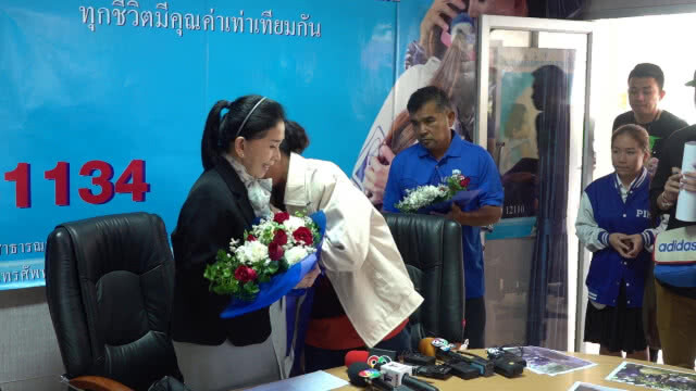 แม่ขอบคุณมูลนิธิปวีณาฯ ช่วยคดีน้องน้ำถูกนายจ้างฆ่าฝังดิน 5 ปี