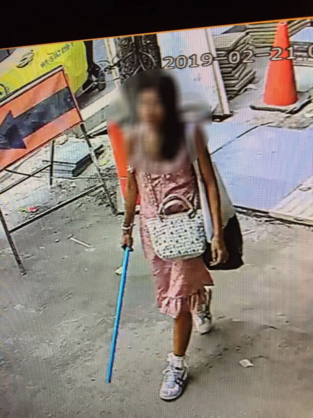 รวบแล้วสาวใช้ท่อพีวีซีไล่ฟาดเหยื่อบนถนนสุขุมวิท