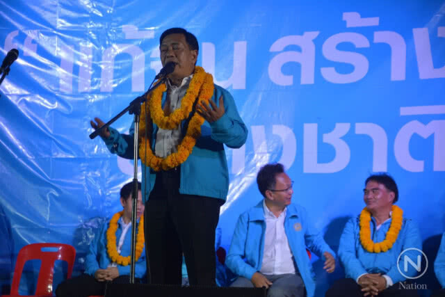 "อลงกรณ์" นำทีม ปชป.ปราศรัยเปิดตัวผู้สมัคร ส.ส.สิงห์บุรี