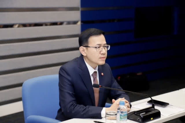 คปภ.ผนึก สตช.-บ.ประกันภัย นำร่องแอพฯระบบแจ้งเคลมประกันภัยรถยนต์ ลดปัญหารถติด