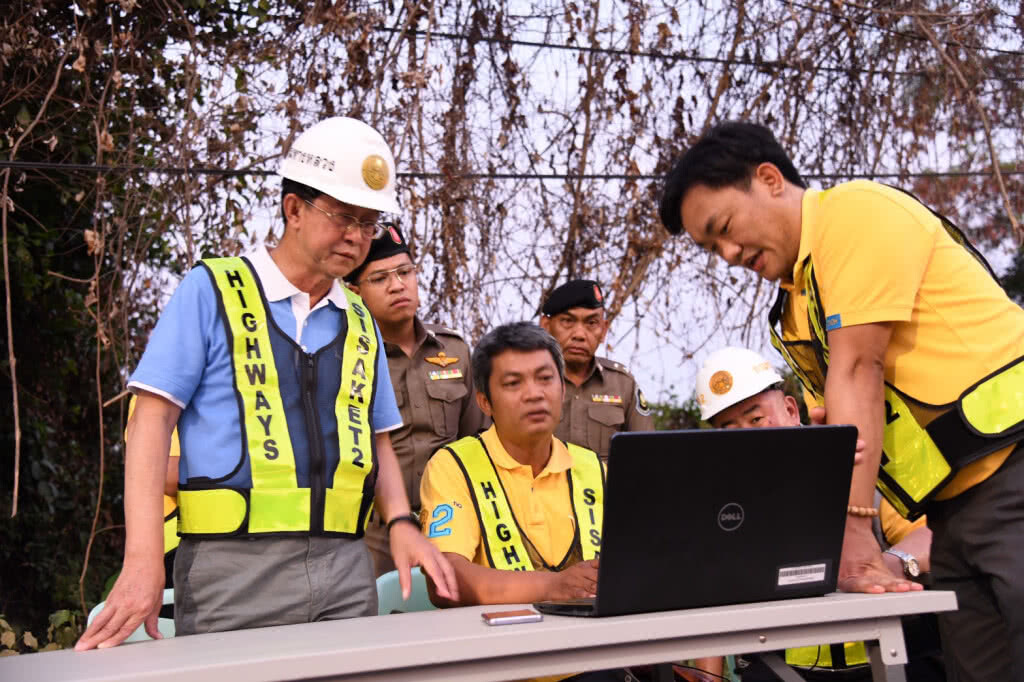 คมนาคม ตรวจงานไฟฟ้าแสงสว่าง CityTouch Smart Lighting บนทางหลวงหมายเลข 221