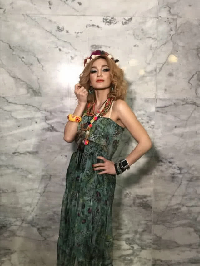 แฟชั่นจ๋าทั้งพี่ทั้งน้อง "แคนดี้รากแก่น" เผยรักครั้งนี้ของโทนี่ ที่บ้านโอเค