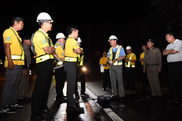 คมนาคม ตรวจงานไฟฟ้าแสงสว่าง CityTouch Smart Lighting บนทางหลวงหมายเลข 221
