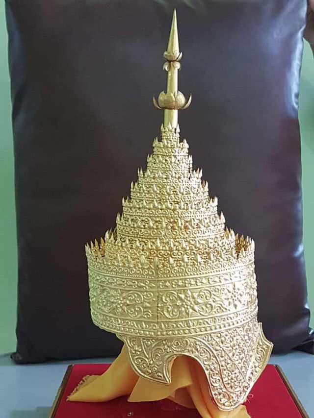 เผยครูบาอริยชาติ สวมมุงกฏ เป็นประเพณีในการประดับชั้นยศพระราชครูของเมียนมา