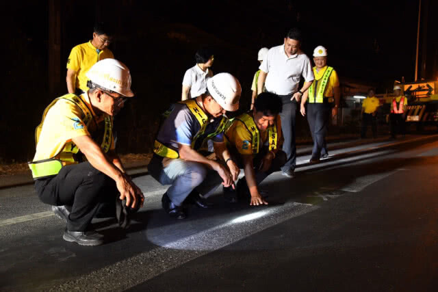 คมนาคม ตรวจงานไฟฟ้าแสงสว่าง CityTouch Smart Lighting บนทางหลวงหมายเลข 221