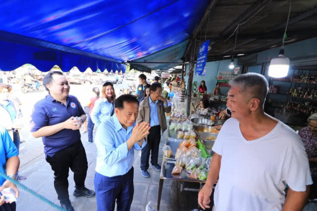 "แมน เจริญวัลย์" ผู้สมัครส.ส.พรรครปช.ลงพื้นที่หมู่บ้านสหกรณ์ ชมรมผู้สูงอายุ เขตบึงกุ่ม