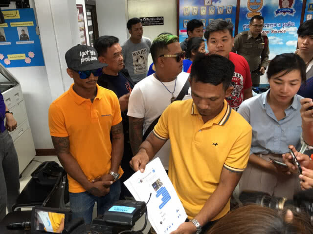 เจ้าของคณะกระตั้วแทงเสือ บุกพบตำรวจบางขุนเทียน ยืนยันไม่เกี่ยวข้อง