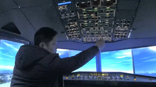 ฝันที่เป็นจริง!! หนุ่มจีนทำโมเดลเครื่องบิน A320 เท่าของจริง