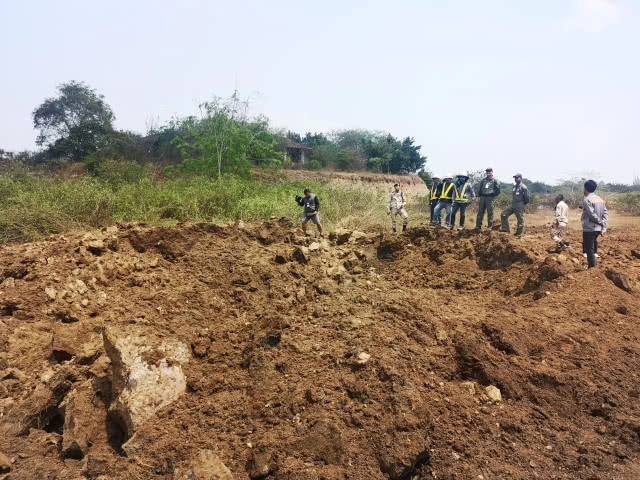 ทำลาย "ระเบิดสงครามโลก"สำเร็จ ระเบิดเป็นเสี่ยงๆ