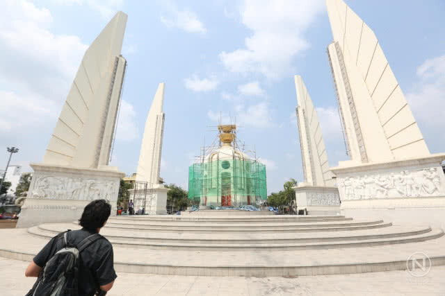 (ภาพชุด) ซ่อมแซมอนุสาวรีย์ประชาธิปไตย