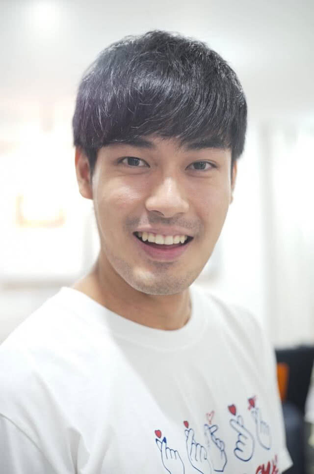 "หน่อง ธนา" ชวนทำบุญแก่น้องๆ รร. สอนคนตาบอดวัดมหาไถ่