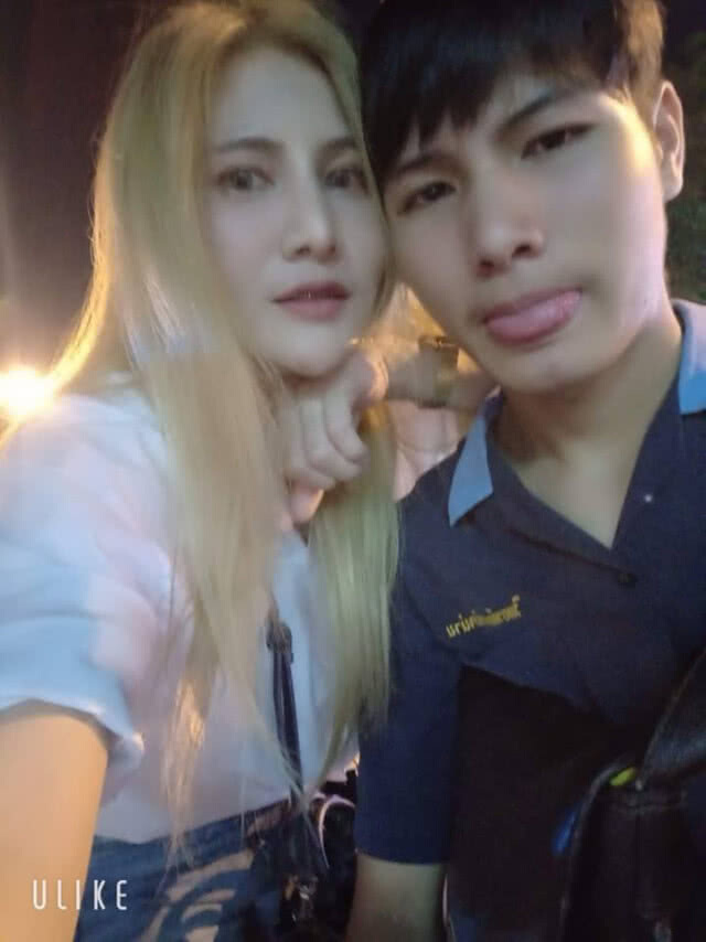 อึ้งกันเป็นแถบ!! ภาพคู่แม่-ลูก ชาวเน็ตคิดว่าเป็นแฟนกัน