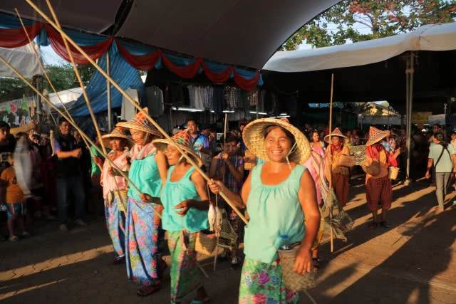 ปล่อยเต่าตนุ 100 ตัว กลับสู่ทะเล