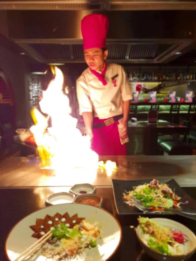 Benihana" ร้านอาหารเทปปันยากิ อร่อย โดนใจ กินไป! ดูโชว์ไป!