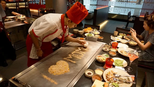 Benihana" ร้านอาหารเทปปันยากิ อร่อย โดนใจ กินไป! ดูโชว์ไป!