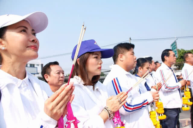 "มาดามเดียร์" ร้องเวทีดีเบต ให้ประชันวิสัยทัศน์ มากกว่าโต้การเมือง