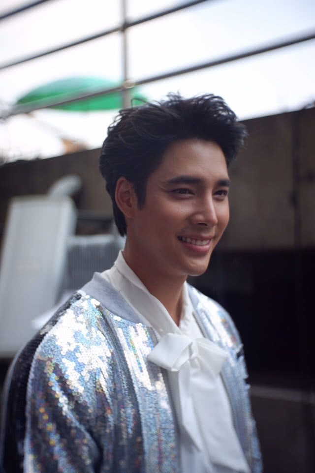 "เด่นคุณ" ปัดห่าง "เกรนด์" หลังไร้ภาพคู่ลงโซเชียล