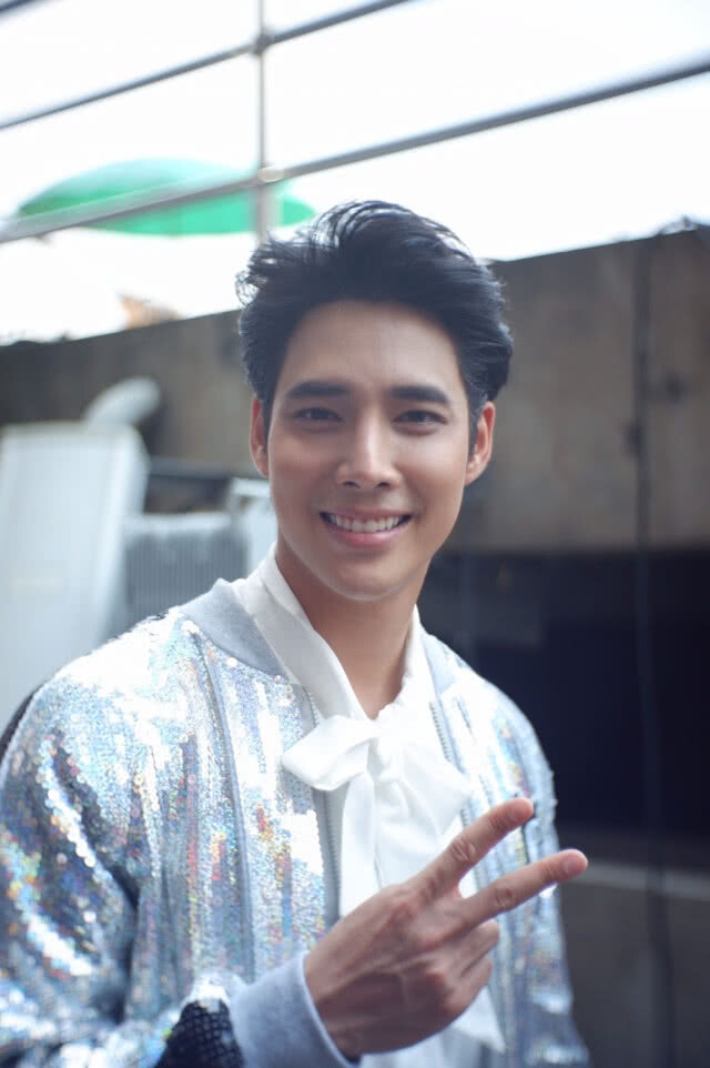 "เด่นคุณ" ปัดห่าง "เกรนด์" หลังไร้ภาพคู่ลงโซเชียล
