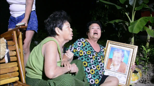 หนุ่มอาการประสาทกำเริบ จุดไฟเผาบ้านลามวอด 4 หลัง