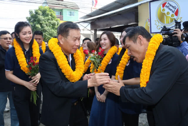 "เสรีพิศุทธ์" อัดทหารตามขณะหาเสียง "ไปทำหน้าที่ของตัวเอง"