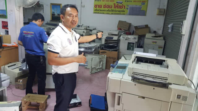 ร้านเครื่องเขียนสุดทน! โรงเรียนเบี้ยวหนี้ที่บุรีรัมย์