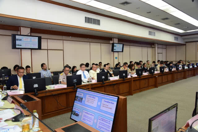 คมนาคมประชุมแก้ไขปัญหาจราจรและขนส่งระยะเร่งด่วนในเขตกรุงเทพฯ และปริมณฑล