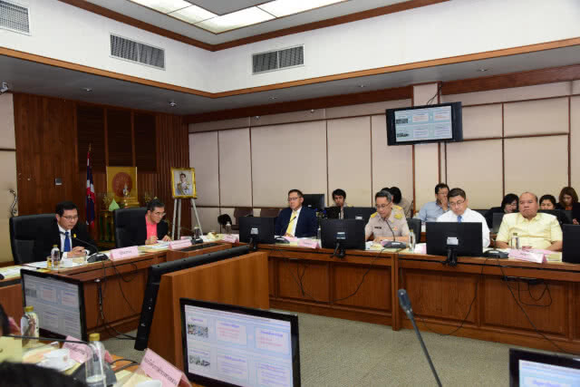 คมนาคมประชุมแก้ไขปัญหาจราจรและขนส่งระยะเร่งด่วนในเขตกรุงเทพฯ และปริมณฑล
