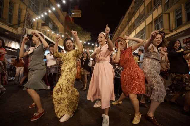 เปิดฟลอร์ย้อนวันวาน ในงานเต้นสวิง 2019 กับ Bangkok Swing