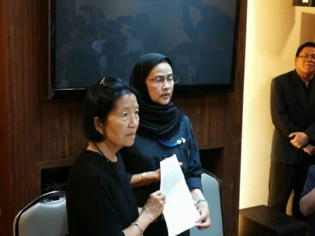 จุดธูปร้องกสม.ช่วยตามศพ "สุรชัย แซ่ด่าน"