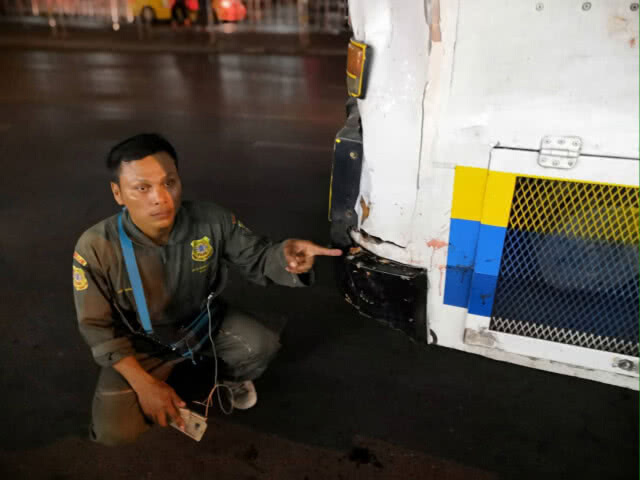 รถเมล์สาย 115 เบรกแตกพุ่งชนสาวหน้าตลาดดับ