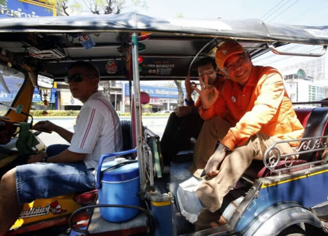 สปิริตการเมือง!!! "สุวัจน์" จ๊ะเอ๋! "มานิต" พปชร. โผเข้าสวมกอด ลั่นสร้าง ราชบุรี เป็นประตูสู่ภาคใต้