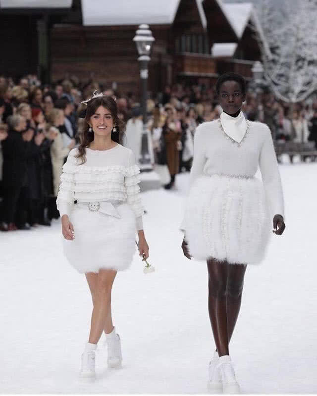 อำลา Karl Lagerfeld น้ำตาท่วมรันเวย์ Chanel