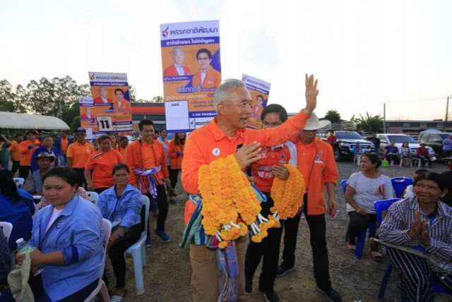 สปิริตการเมือง!!! "สุวัจน์" จ๊ะเอ๋! "มานิต" พปชร. โผเข้าสวมกอด ลั่นสร้าง ราชบุรี เป็นประตูสู่ภาคใต้