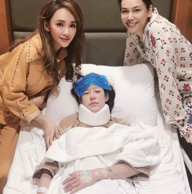 เพื่อนแห่ให้กำลังใจ "หนิง ปณิตา" ถึงเตียง! หลังวูบเป็นลมหมดสติที่บ้าน