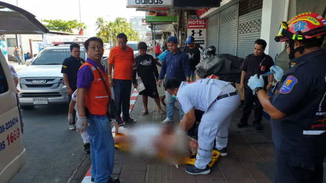ฝรั่งคลั่งที่แท้คนไทย ตรวจพบสารเสพติดในตัว ซ้ำมีหมายจับ