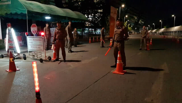 บช.น.ตรึงกำลังเข้มรอบศาลรัฐธรรมนูญ