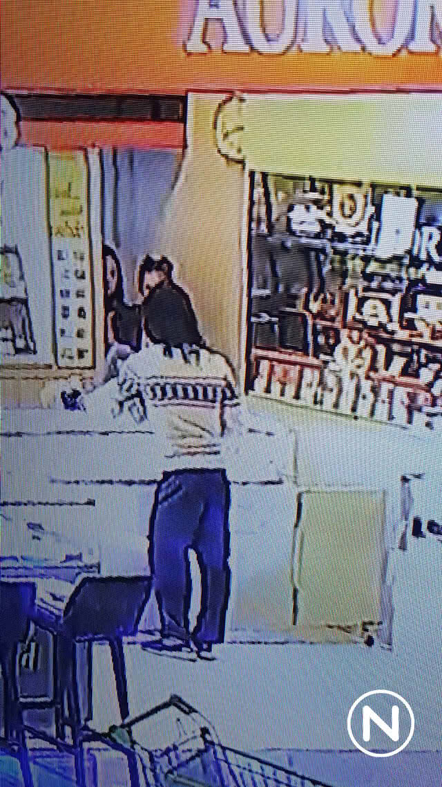 พรางตัวใส่วิกผม ชิงทรัพย์ร้านทอง