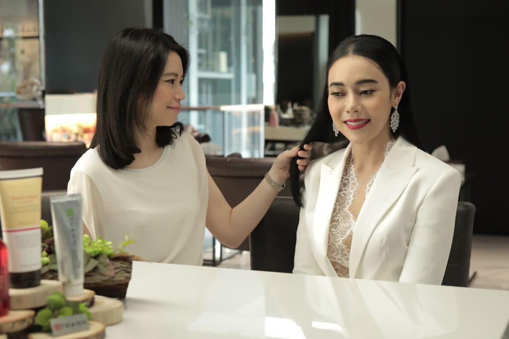 เซเลบริตี้สาวรักเส้นผม เผยเคล็ดลับการดูแลผมและหนังศีรษะจากมลภาวะให้นุ่มสลวย อย่างเงางาม