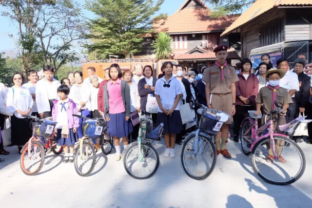 "เนชั่นทีวี"จับมือวิริยะประกันภัย มอบจักรยานให้เด็กด้อยโอกาส