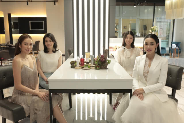 เซเลบริตี้สาวรักเส้นผม เผยเคล็ดลับการดูแลผมและหนังศีรษะจากมลภาวะให้นุ่มสลวย อย่างเงางาม