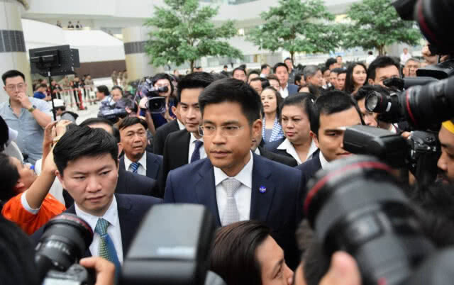 "ชูวิทย์" โพสต์ ยุบพรรค #ไทยรักษาชาติ ไม่ผิดคาด แปะข้างฝา "ไม่เกินสิ้นปี เลือกตั้งใหม่"