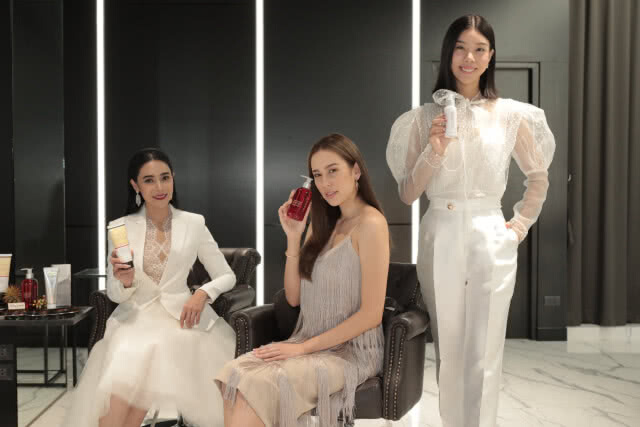 เซเลบริตี้สาวรักเส้นผม เผยเคล็ดลับการดูแลผมและหนังศีรษะจากมลภาวะให้นุ่มสลวย อย่างเงางาม